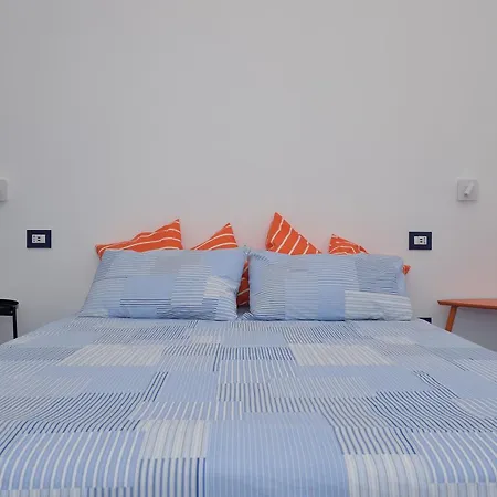 L' Orologio Del Campanile Vacation Apartment *